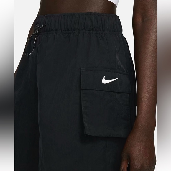 Nike Sportswear Essential Women's Woven High-Rise Shorts Size M Black DM6247-010 - Picture 10 of 13